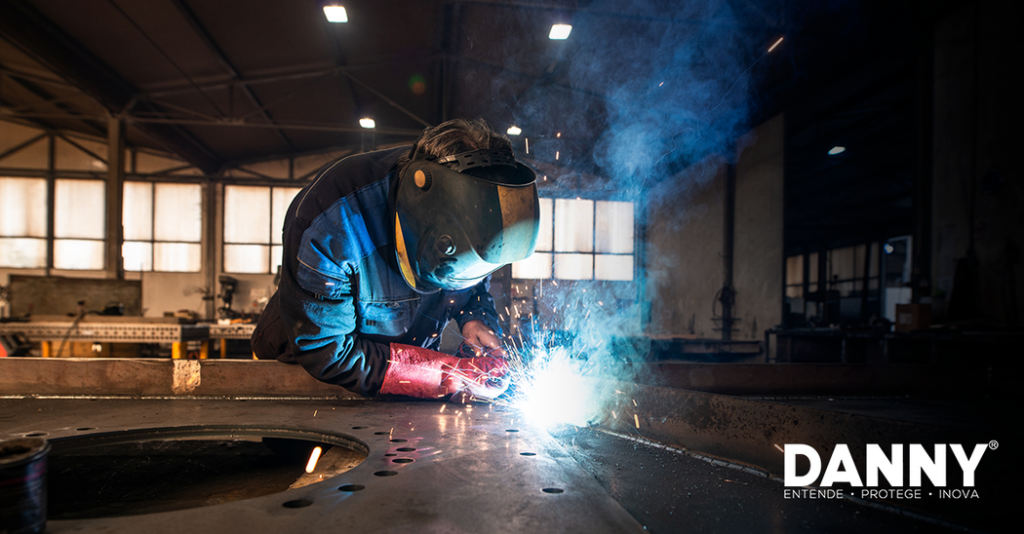 Indústria metalmecânica: entenda a importância de trabalhar em segurança